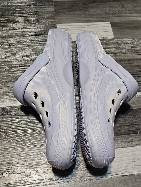 NWOT Clogs - Picture 5 of 8